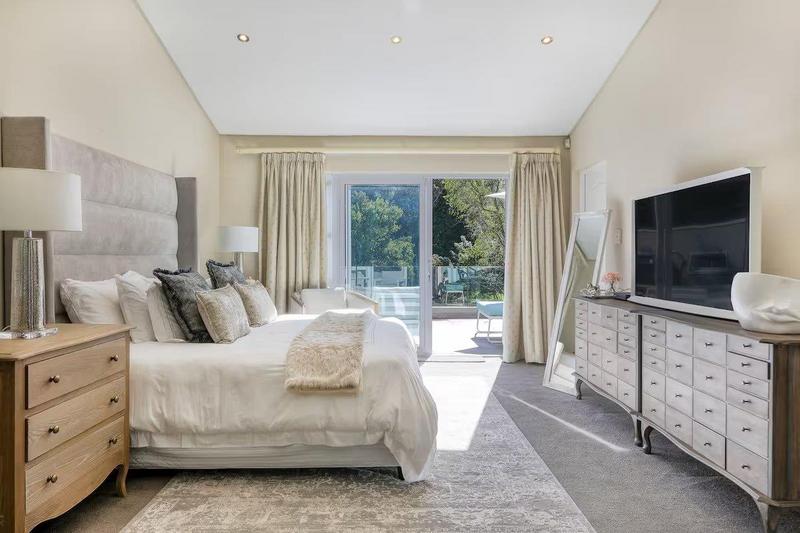 6 Bedroom Property for Sale in Constantia Western Cape